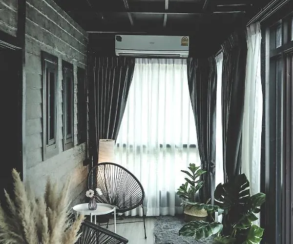 Отель The Bed Donmueang 4*